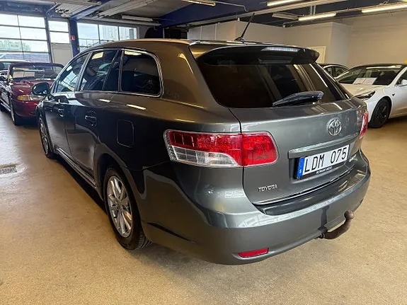 Toyota Avensis 2010 photo 5