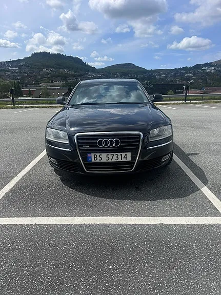 Audi A8 2009 photo 2