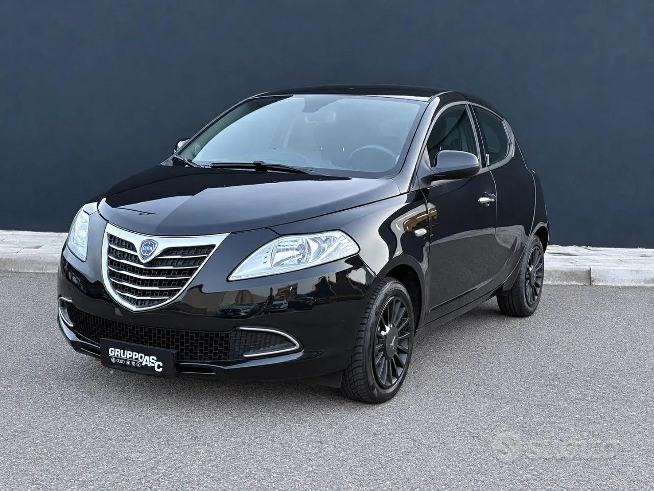 Lancia Ypsilon 2012 photo 2