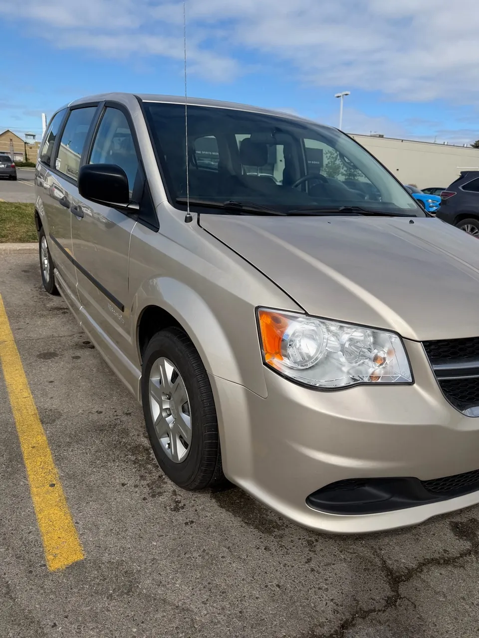 Dodge Grand Caravan 2013 photo 3