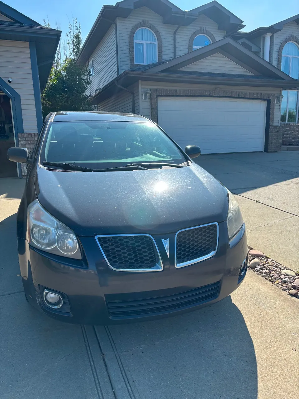 Pontiac Vibe 2010 photo 2