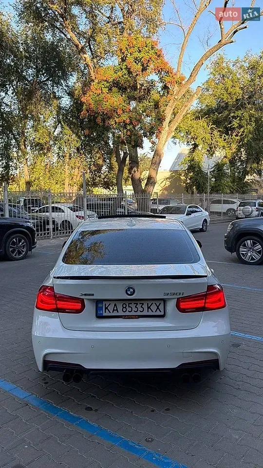 BMW 3 Series 2018 photo 5
