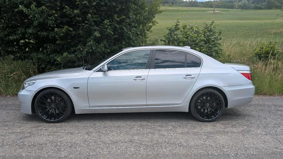 BMW E60 525I