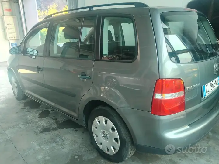Volkswagen Touran 2004 photo 3