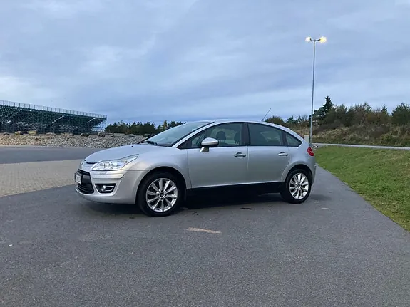 Citroen C4 2010 photo 2