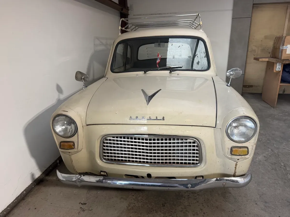 Ford Anglia 100E