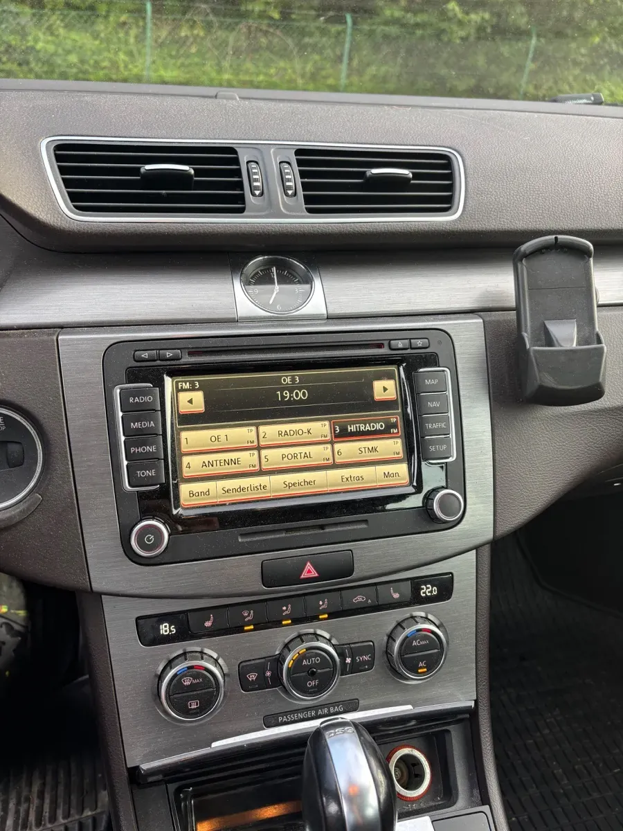 Volkswagen Passat 2012 photo 3