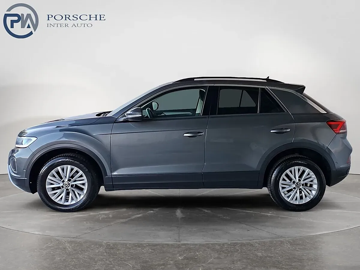 Volkswagen T-Roc 2023 photo 2