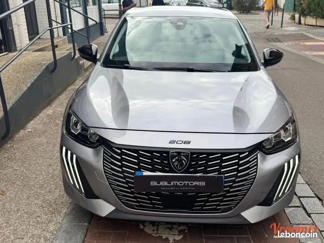 Peugeot 208 2025 photo 2