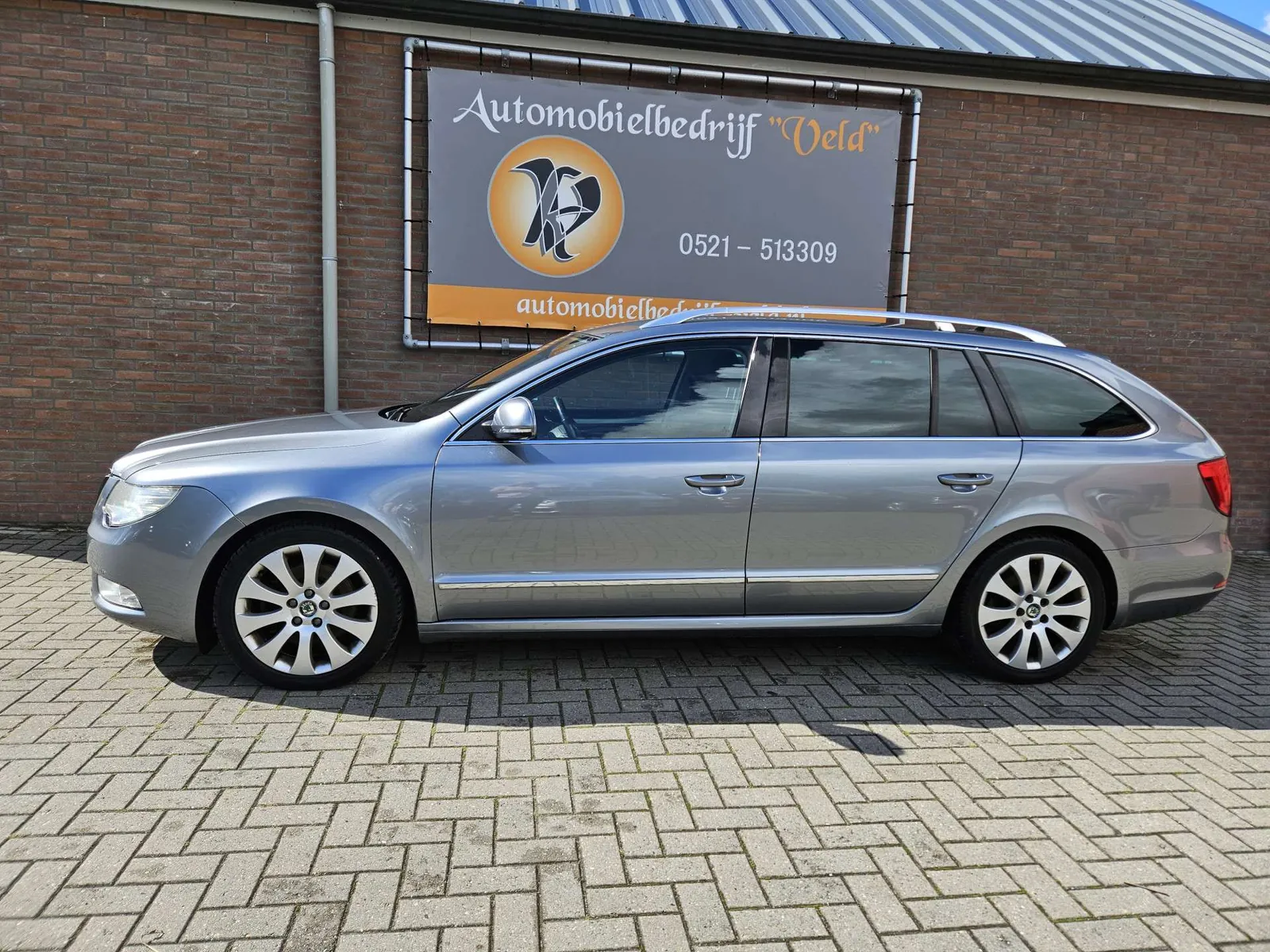 Skoda Superb Combi 2010 photo 5
