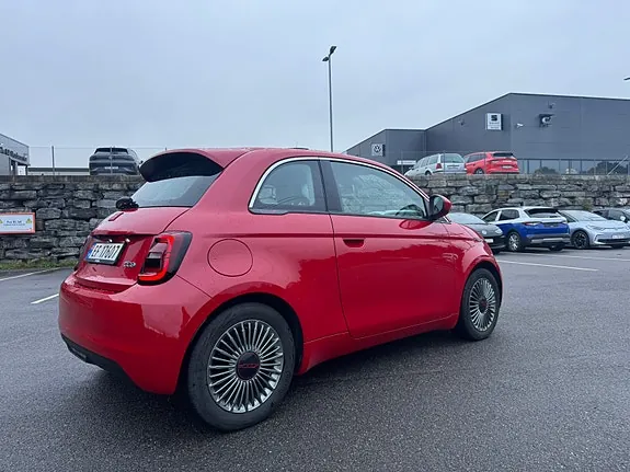 Fiat 500E 2022 photo 2