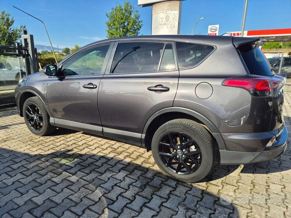 Toyota Rav4 2018 photo 3