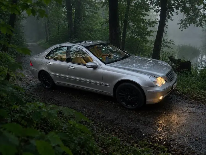 Mercedes-Benz C320