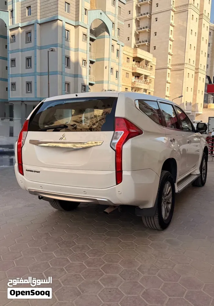 Mitsubishi Montero Sport 2017 photo 2