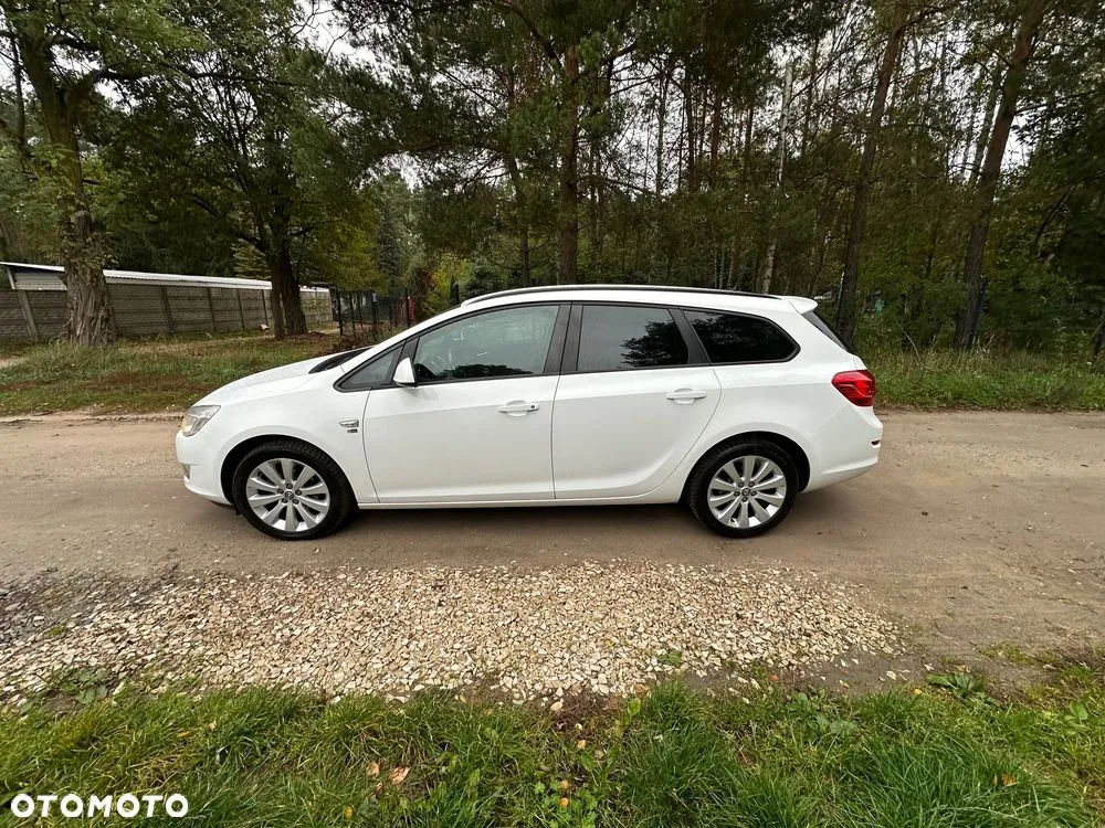 Opel Astra 2012 photo 4