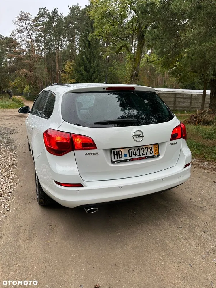 Opel Astra 2012 photo 5