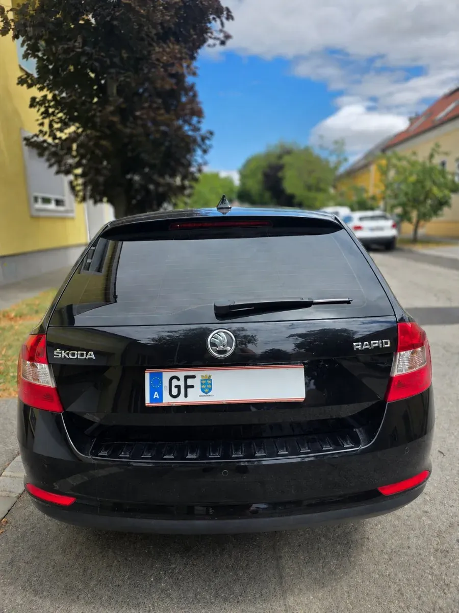 Skoda Rapid 2014 photo 2