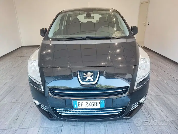 Peugeot 5008 2012 photo 2