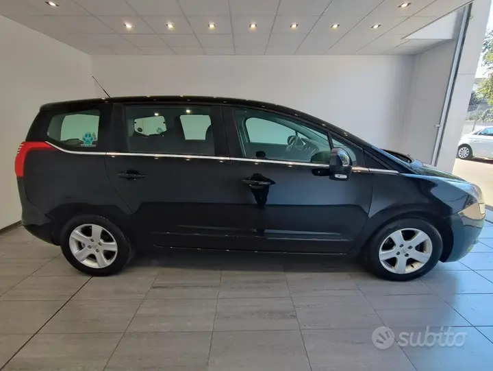 Peugeot 5008 2012 photo 4