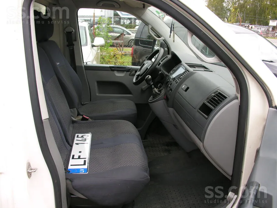 Volkswagen Transporter 2009 photo 3