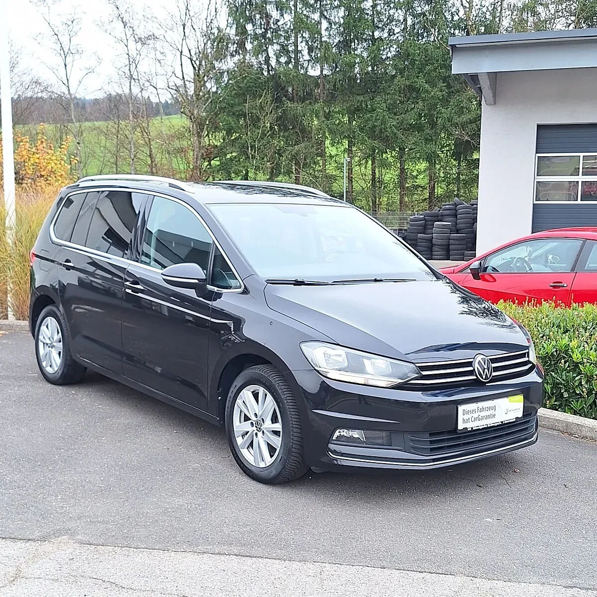 Volkswagen Touran 2021 photo 2