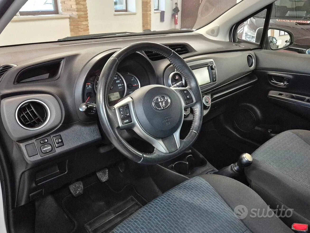 Toyota Yaris 2013 photo 5