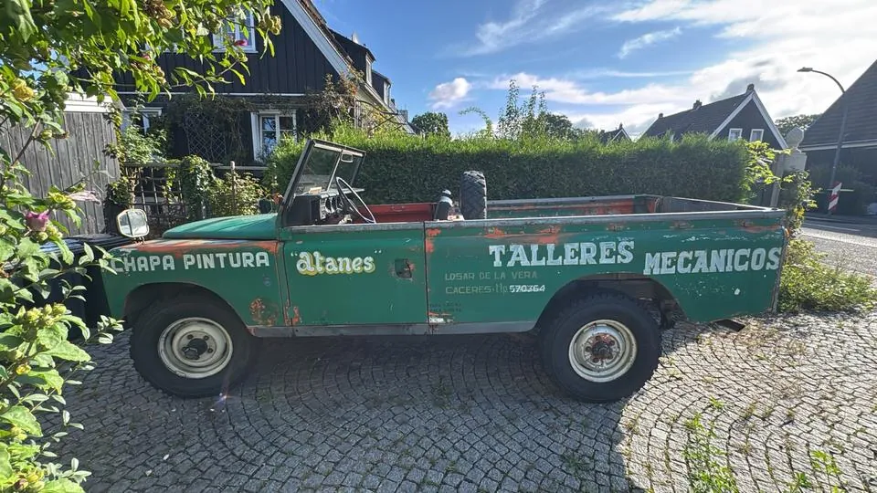 Land Rover Santana