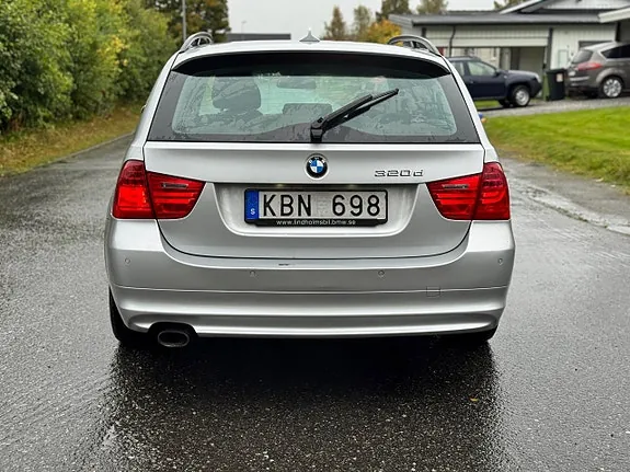 BMW 320D 2010 photo 4