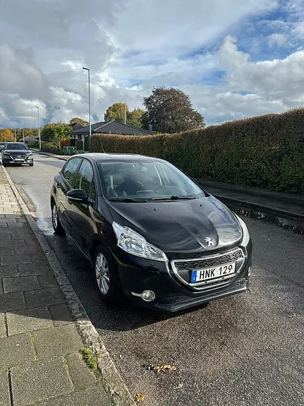 Peugeot 208 2014 photo 3