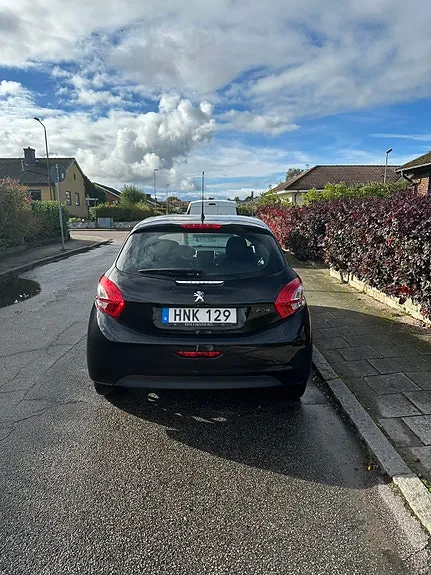 Peugeot 208 2014 photo 5
