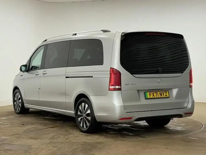 Mercedes-Benz Eqv 2021 photo 2