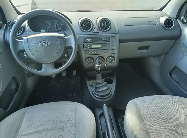 Ford Fiesta 2003 photo 5