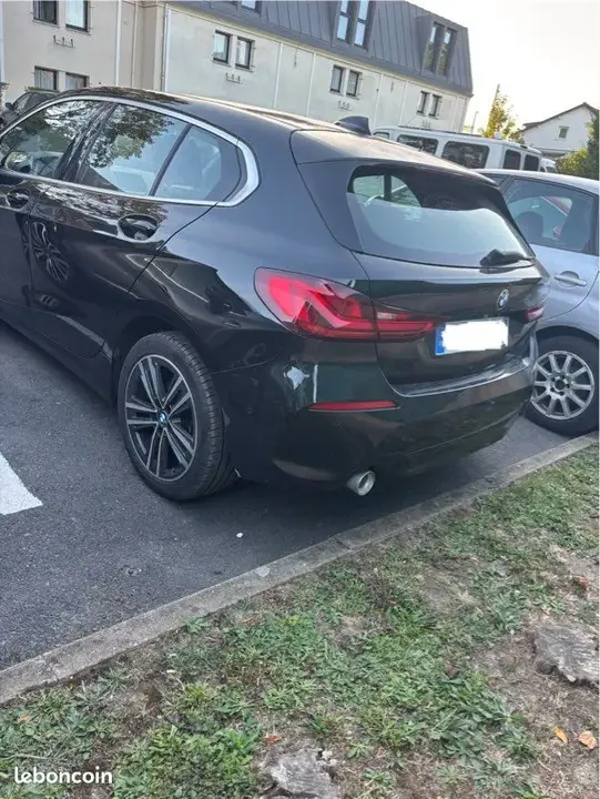 BMW Series 1 2022 photo 2