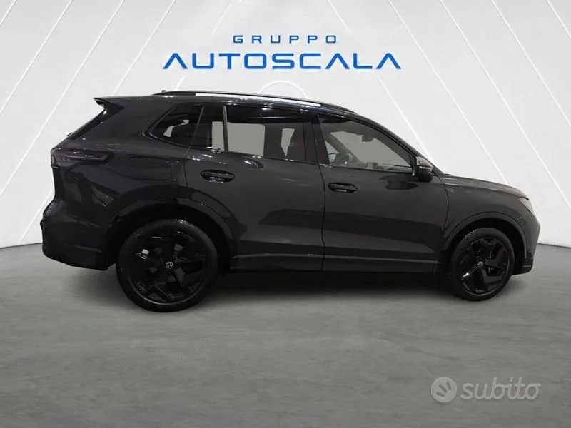 Volkswagen Tiguan 2024 photo 3