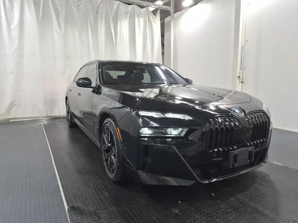 BMW I7