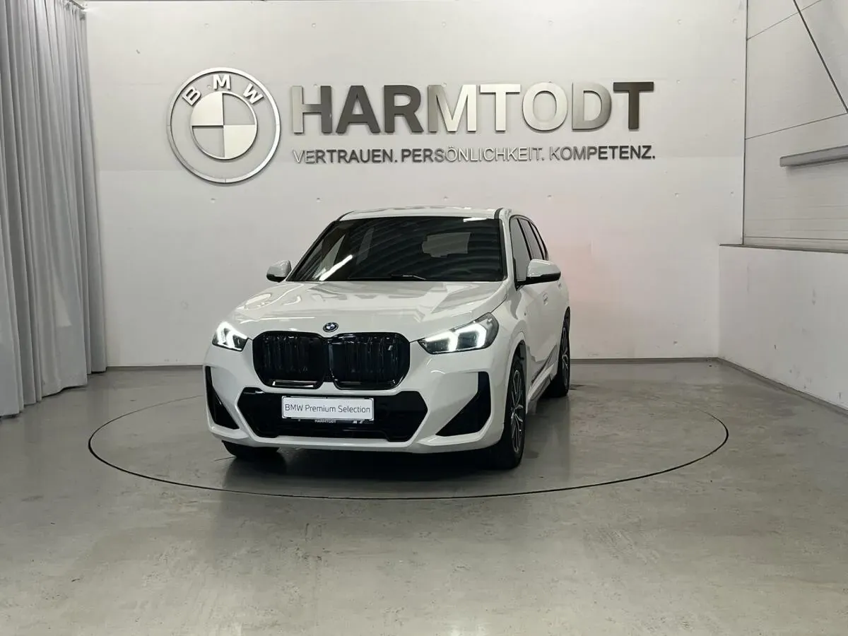 BMW Ix1 2023 photo 2