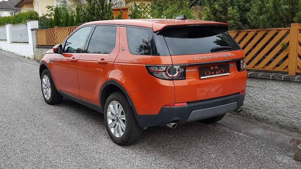 Land Rover Discovery Sport 2017 photo 3
