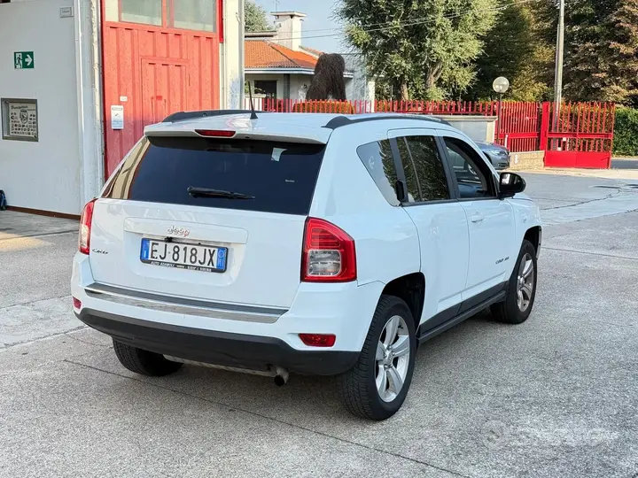 Jeep Compass 2012 photo 5