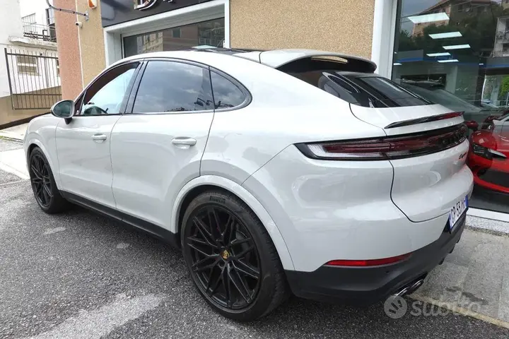 Porsche Cayenne 2023 photo 3