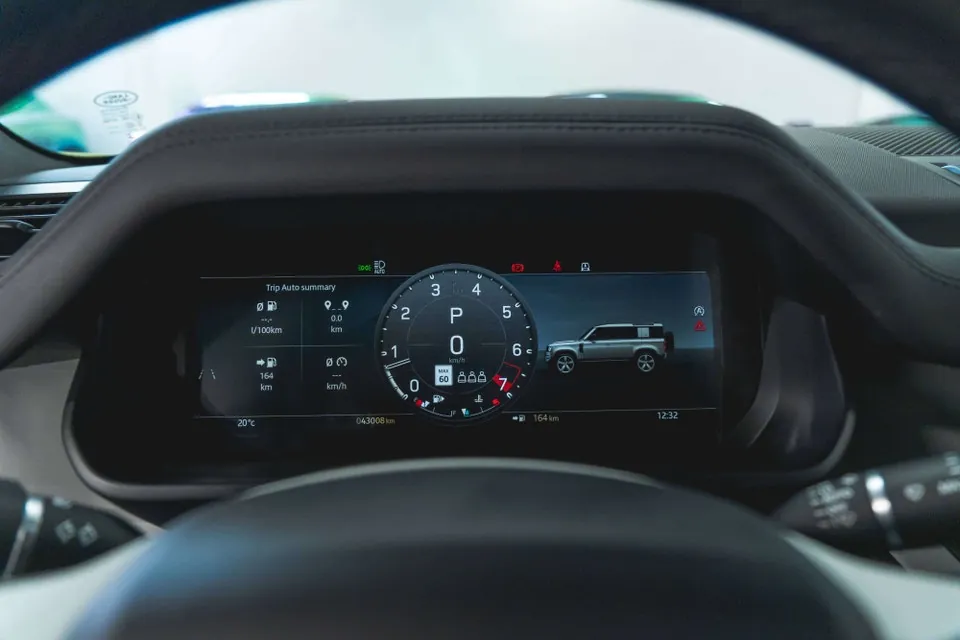 Land Rover Defender 2024 photo 5