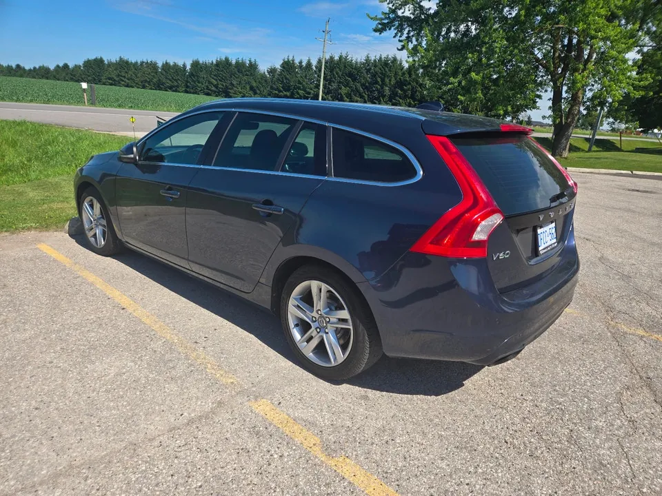 Volvo V60 2015 photo 3
