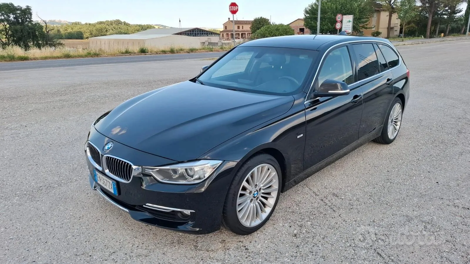 BMW 320 Touring 2012 photo 2