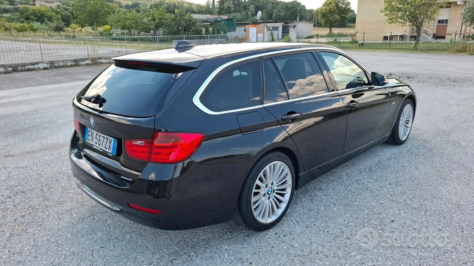 BMW 320 Touring 2012 photo 3