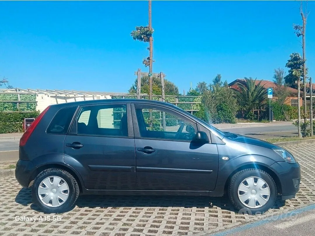 Ford Fiesta 2007 photo 3
