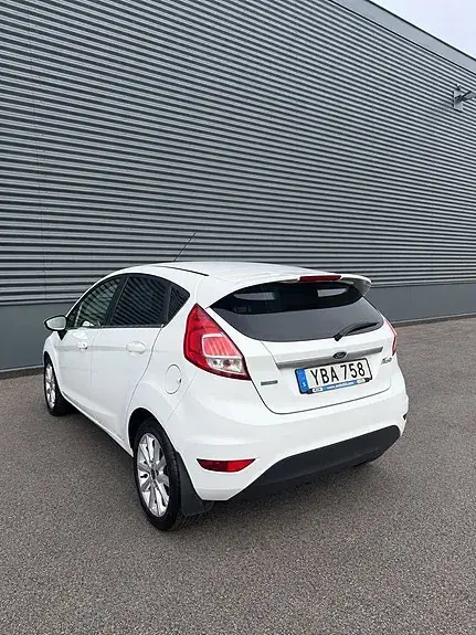 Ford Fiesta 2016 photo 3