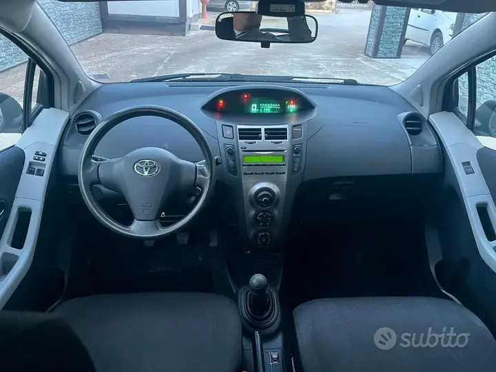 Toyota Yaris 2009 photo 5