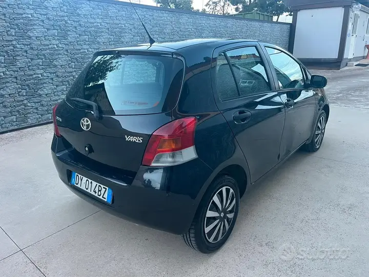 Toyota Yaris 2009 photo 4