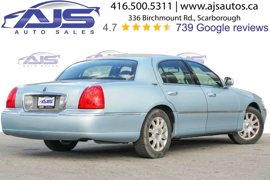 Lincoln Town Car 2009 photo 4