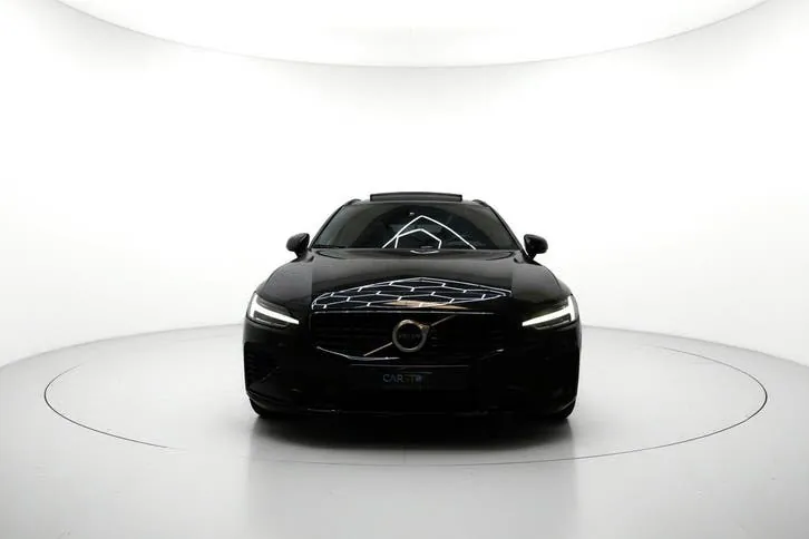 Volvo V60 2021 photo 2