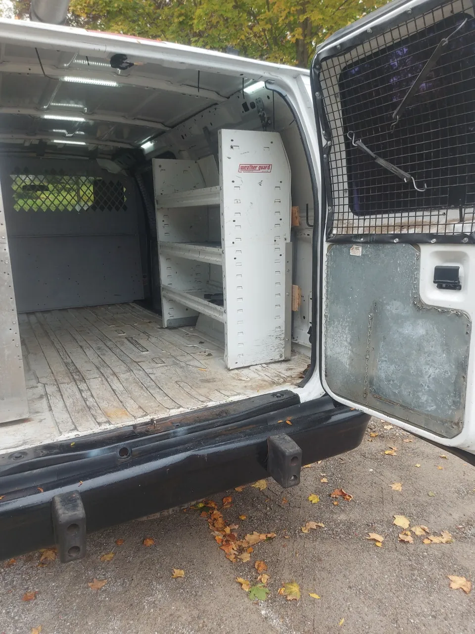 Ford Econoline 250 2012 photo 4